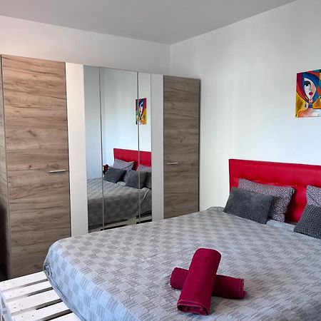 3 Rooms Apartment Airy & Bright Palas Style Iasi Ngoại thất bức ảnh
