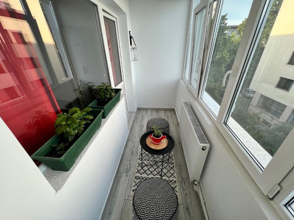 3 Rooms Apartment Airy & Bright Palas Style Iasi Ngoại thất bức ảnh