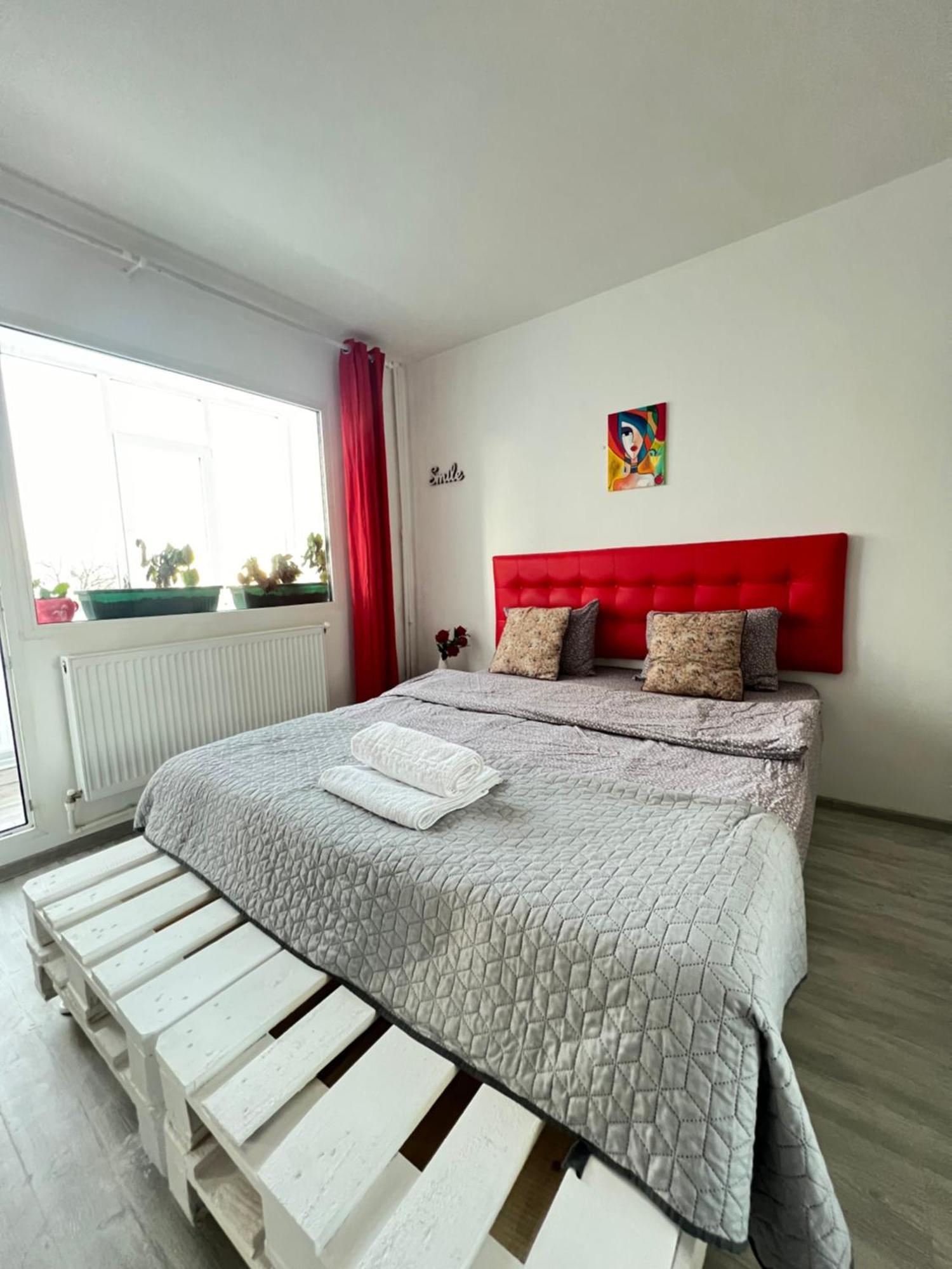 3 Rooms Apartment Airy & Bright Palas Style Iasi Ngoại thất bức ảnh