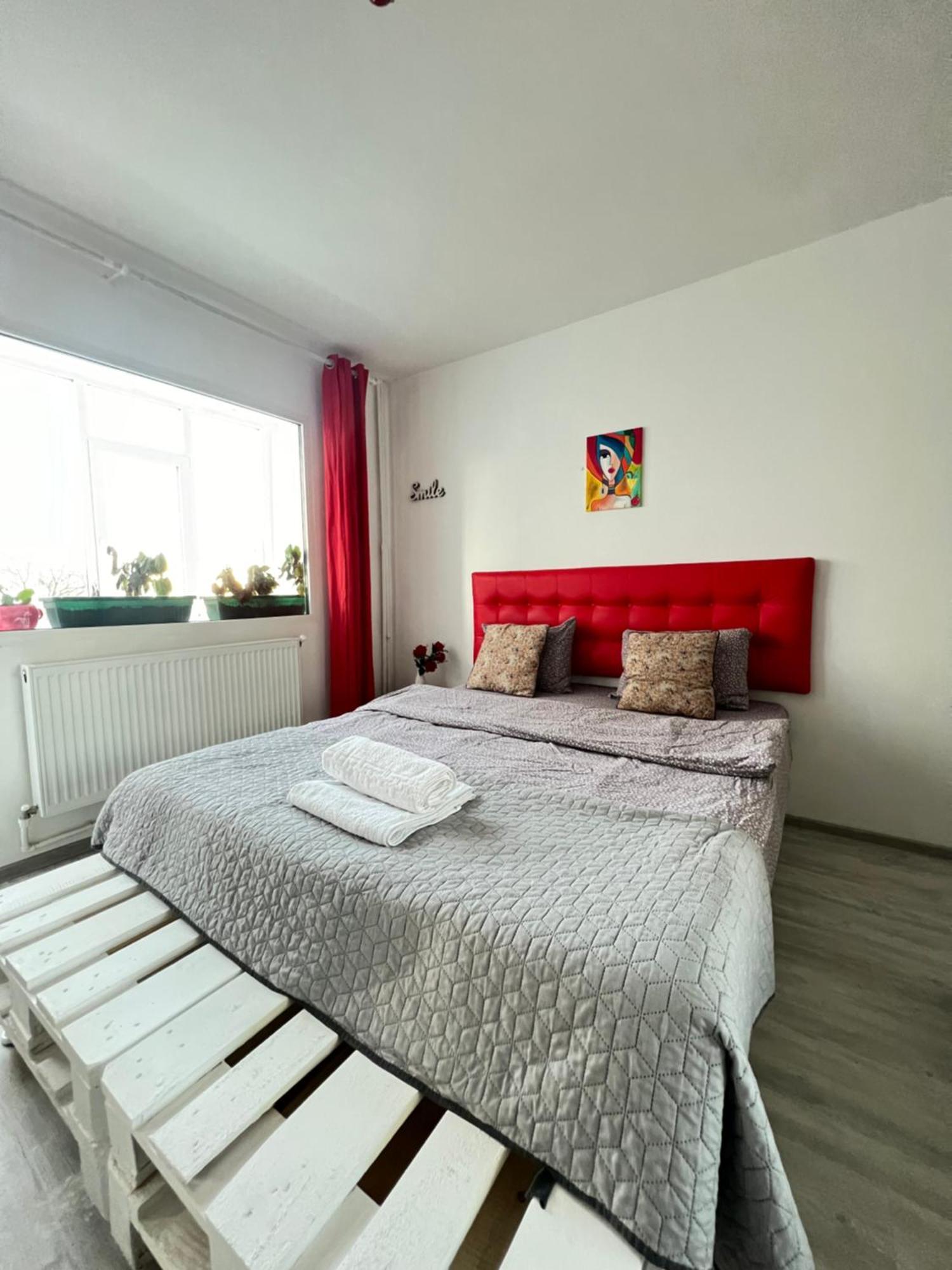 3 Rooms Apartment Airy & Bright Palas Style Iasi Ngoại thất bức ảnh
